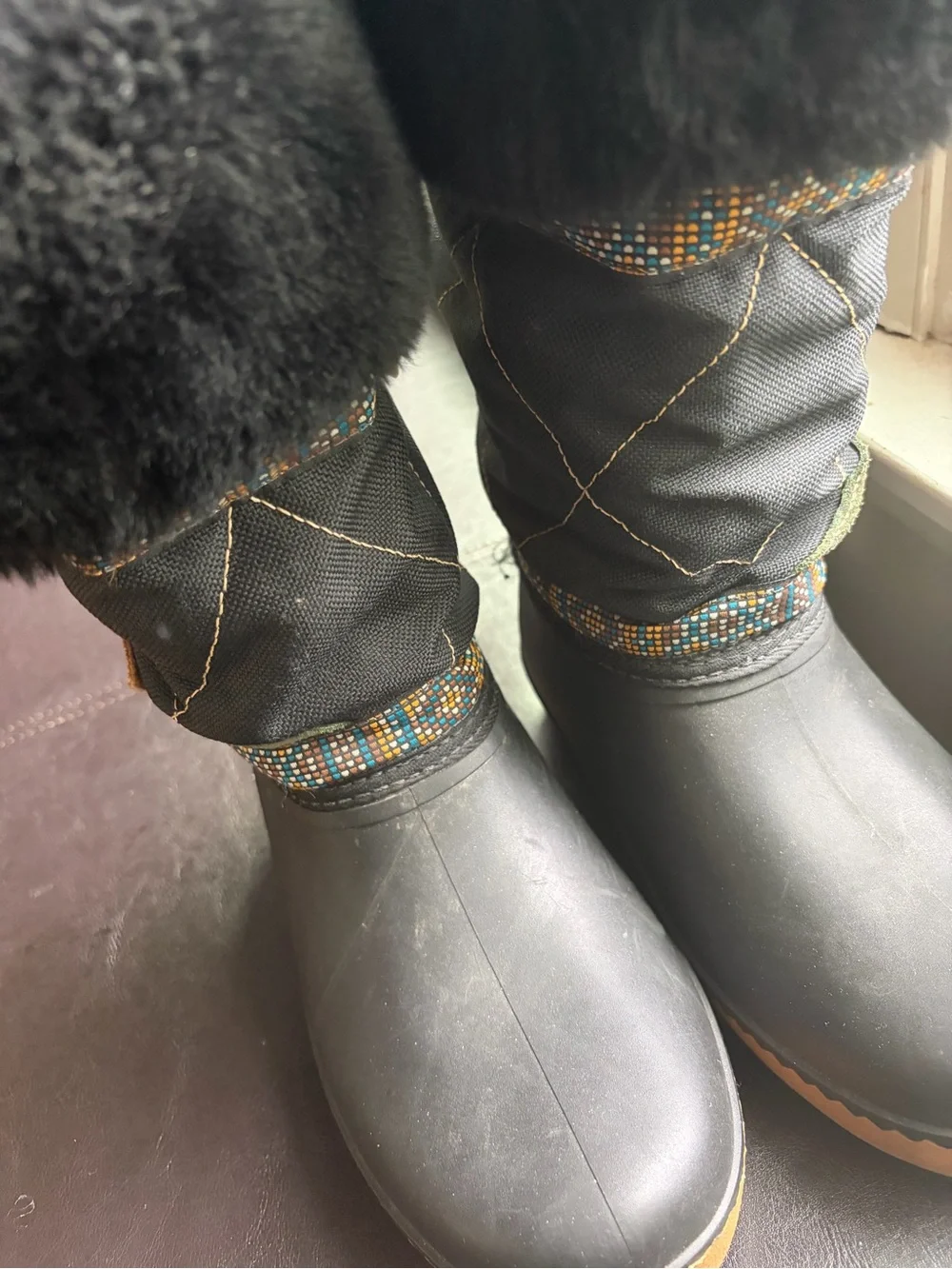 Baffin Black Winter Boots with Brown and Burgundy Suede Accents